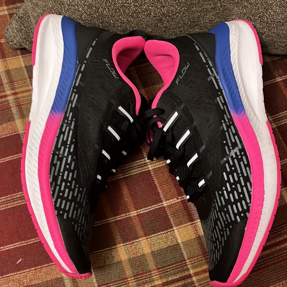 FILA Flow - Picture 4 of 7